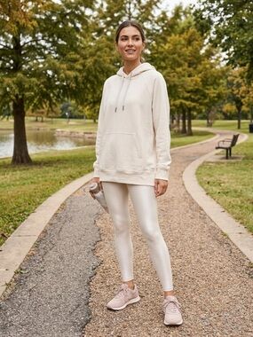 Vuori  Halo Oversized  Pullover Hoodie - Lightweight Cozy.